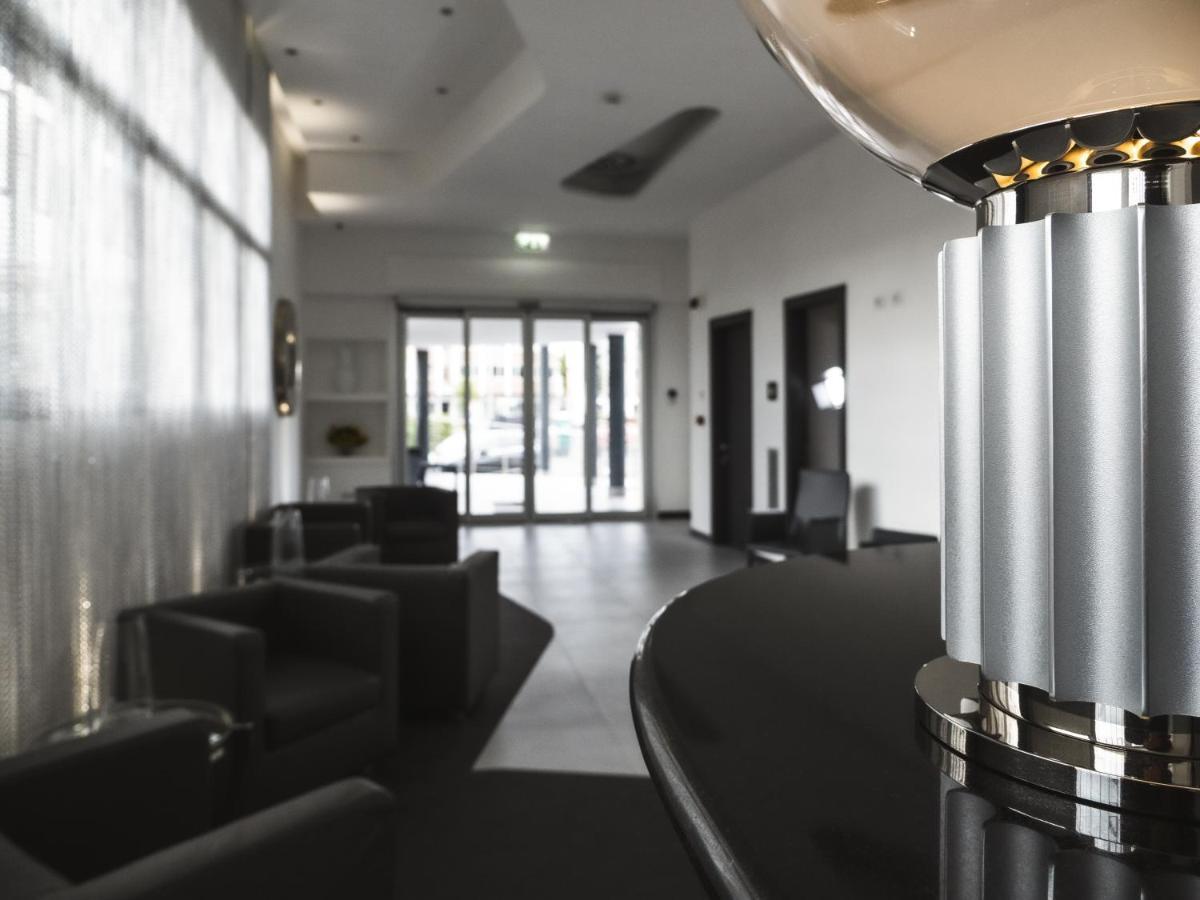 Loto Business Hotel Рим Экстерьер фото